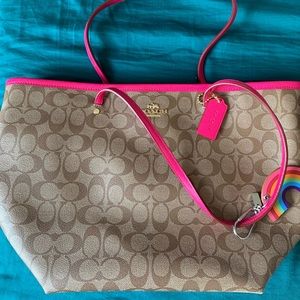 Coach zipper tote/shoulder bag